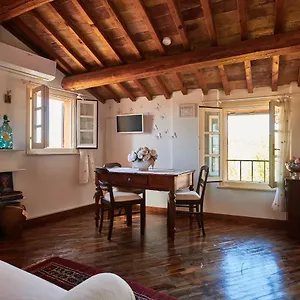 Apartment Central- Views - Air Conditioning - Easy Parking -self Check In, Perugia